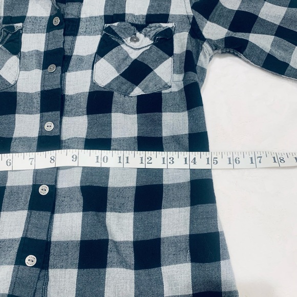 🛍 2/$25 TNA Black and White Buffalo Check shirt - Picture 8 of 8
